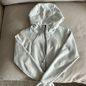 Lululemon Athletica cropped scuba zip up hoodie size 4 (like new)